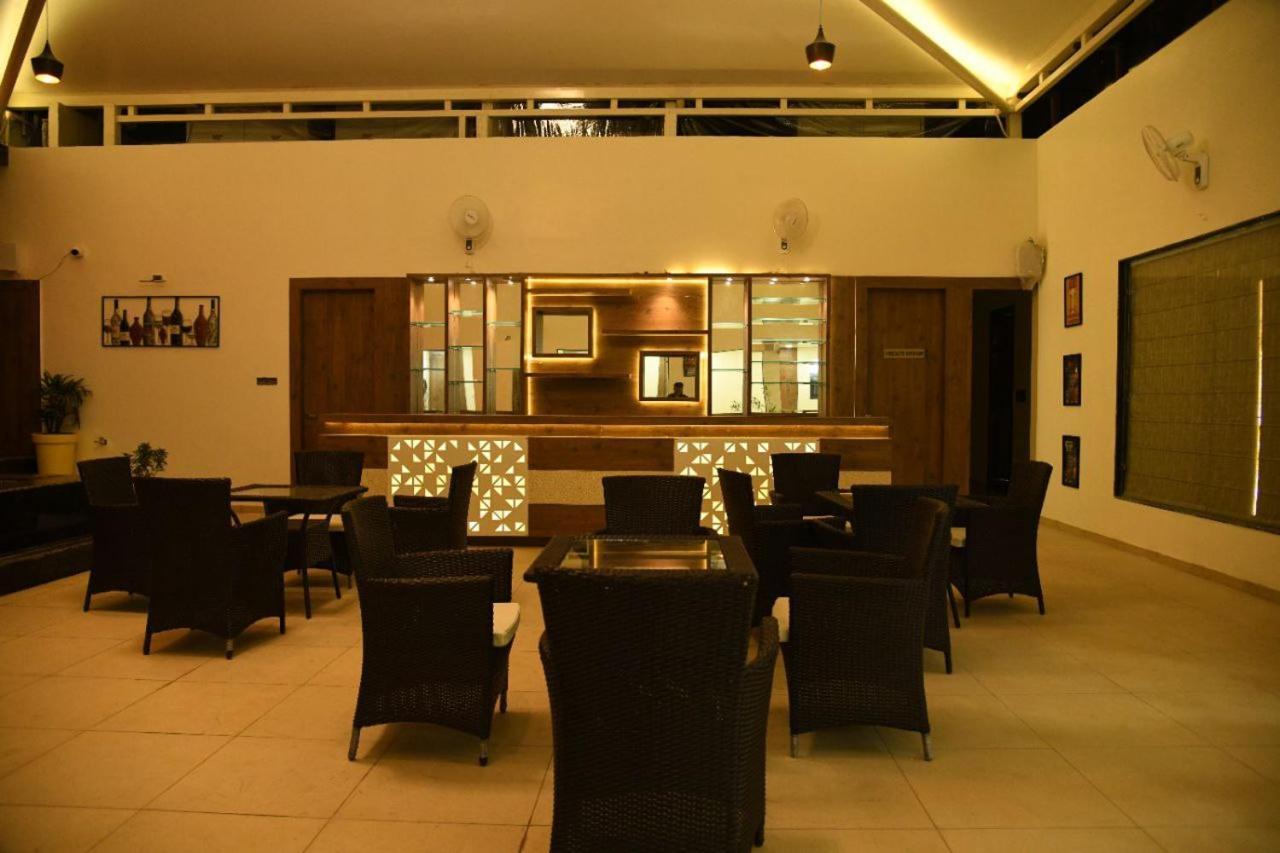 Riverside Meadows Hotel Vidisha Luaran gambar